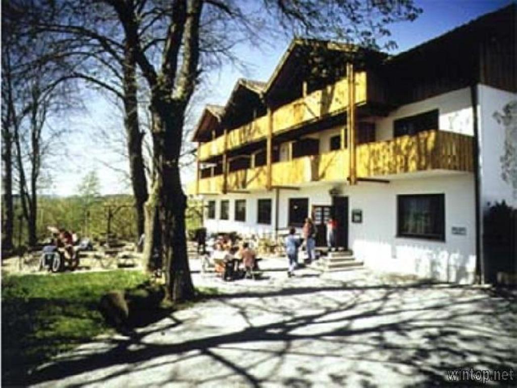 Berggasthof Hinhart Гостевой дом *